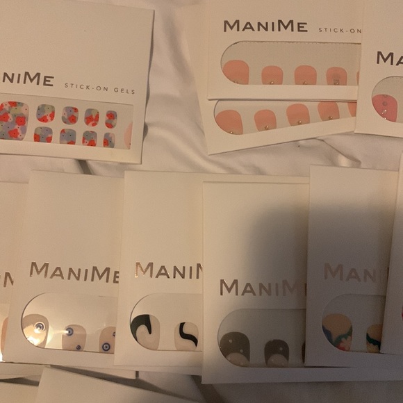 Lots of fun ManiMe stick on gels. - Picture 4 of 10